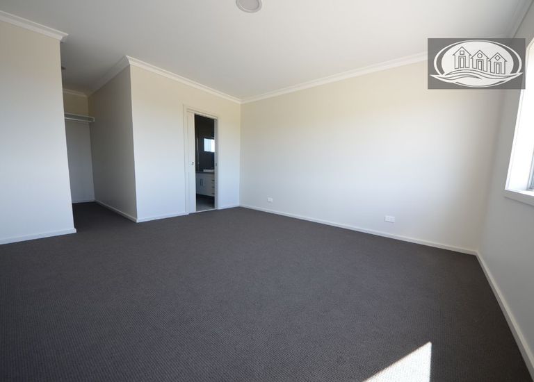 24 Ocean View Drive East, Narrawong