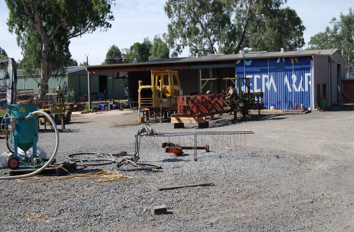 265 Deadhorse Lane, Mansfield Clark & Co Real Estate