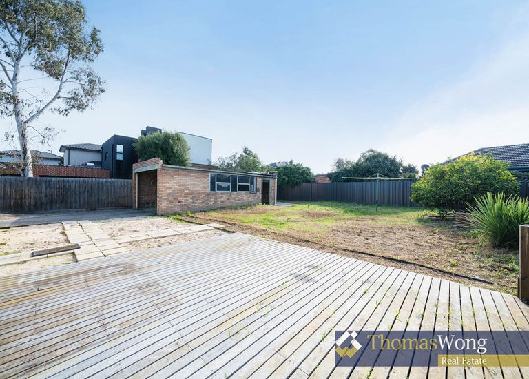 1401 North Road, Oakleigh East