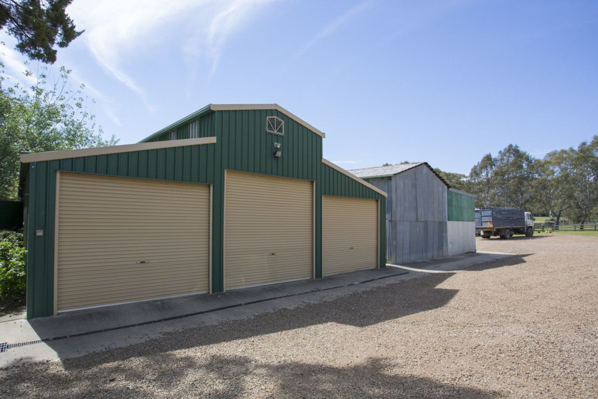 405 Oak Valley Road, Avenel