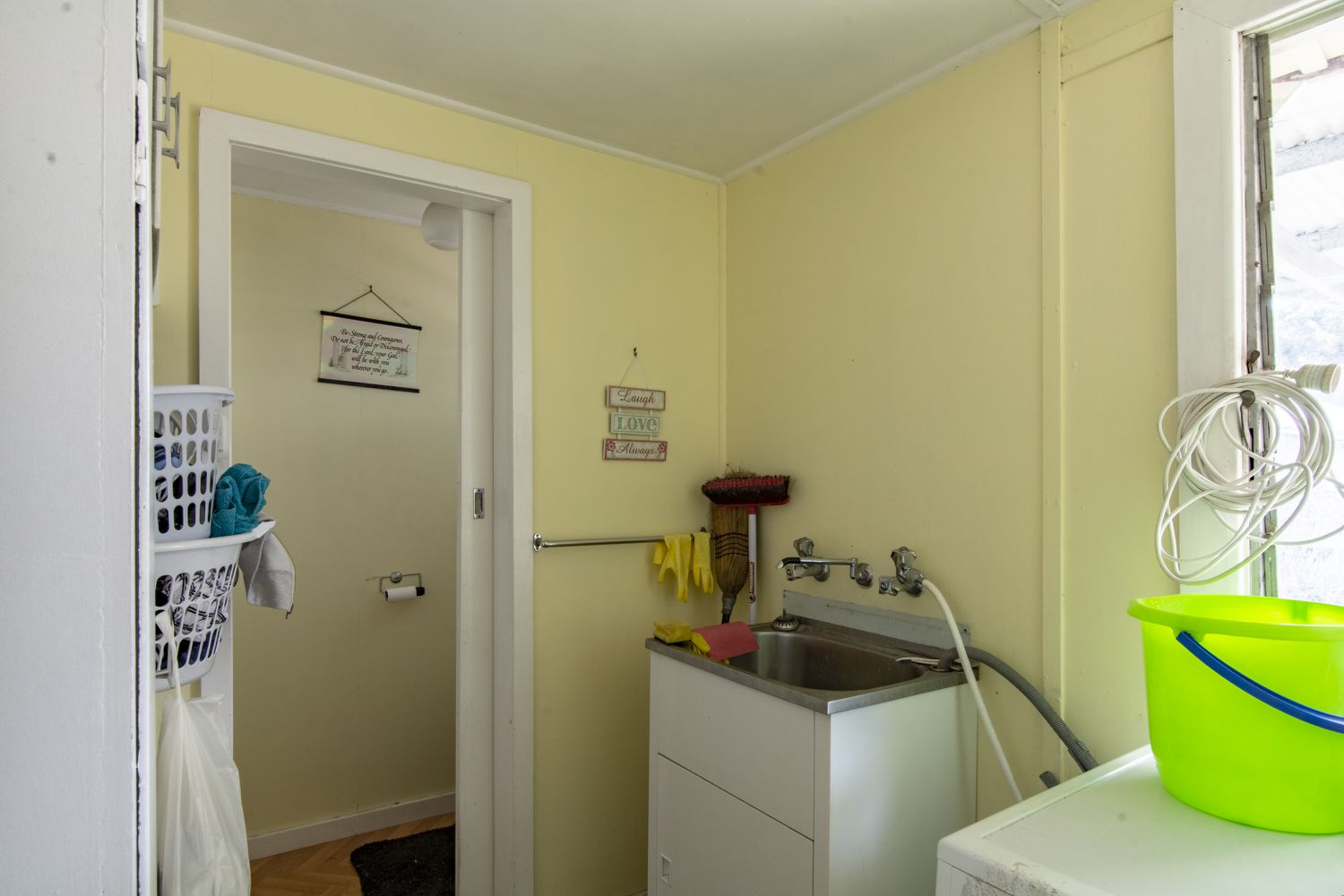 27 Stewart Street, Horsham