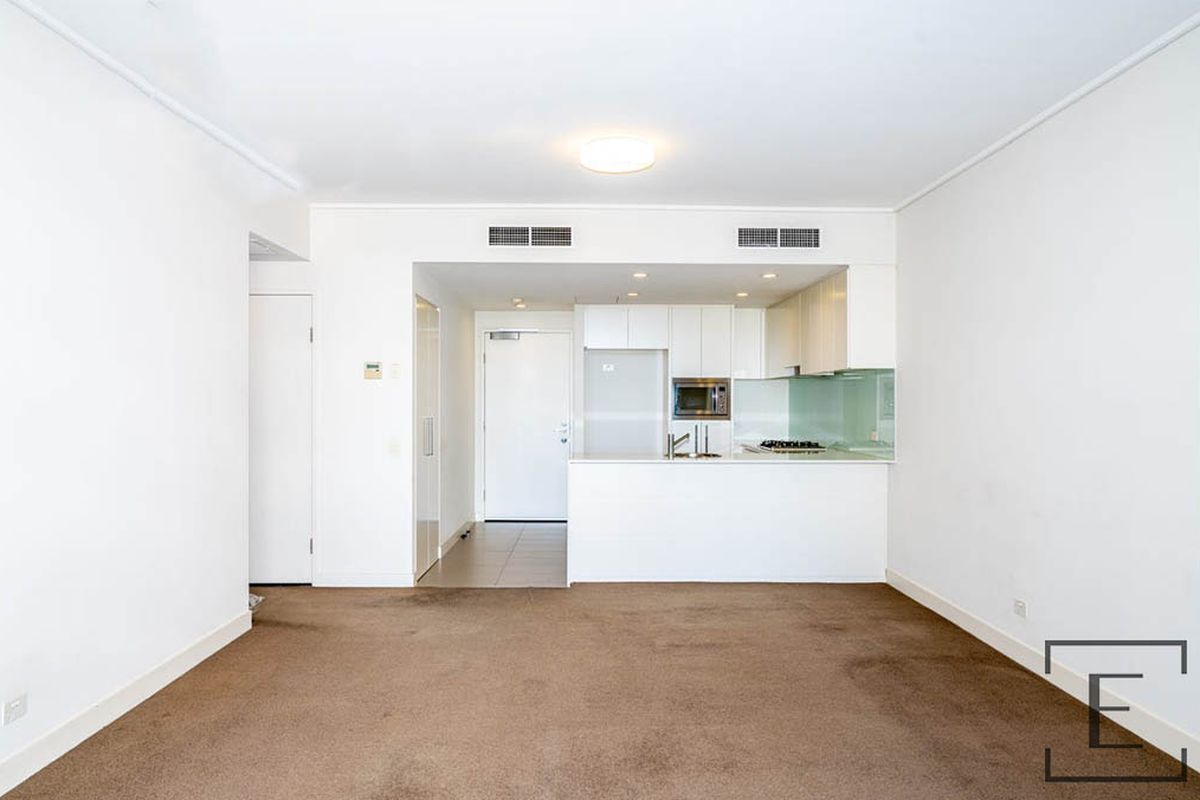 605 / 80 Rider Boulevard, Rhodes