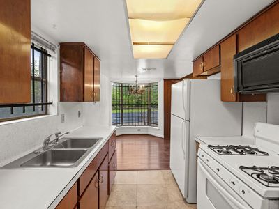 5107 Bungalow Lane, Houston, TX, International