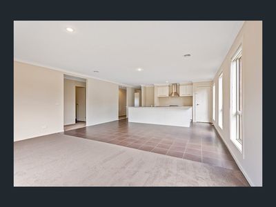 2 Butler Grove, Wyndham Vale