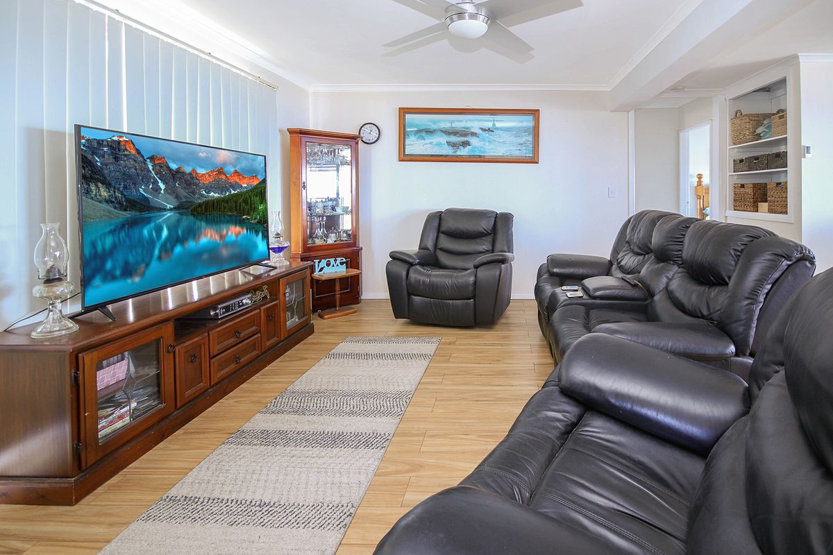 48 Sunset Boulevard, Kianga