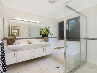 41 Albatross Avenue, Aroona