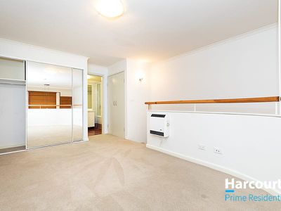 8 / 18 Captain Cook Crescent, Griffith