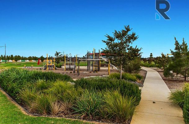 83 Greenvale Gardens Boulevard, Greenvale