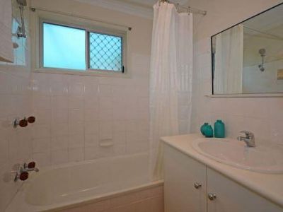 1 / 786 Boat Harbour Drive, Urangan