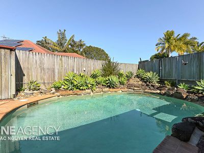 12 Vantage Close, Belmont