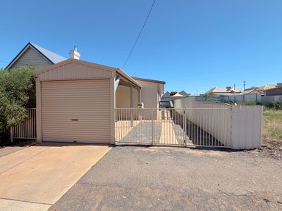 4 Dugan Street, Kalgoorlie