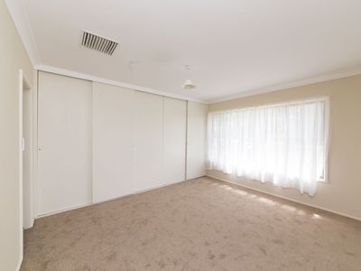 25 Beveridge Crescent, Dubbo