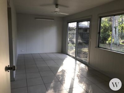 864 Beachmere Rd, Beachmere