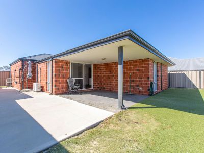 82 Grandite Fairway, Australind