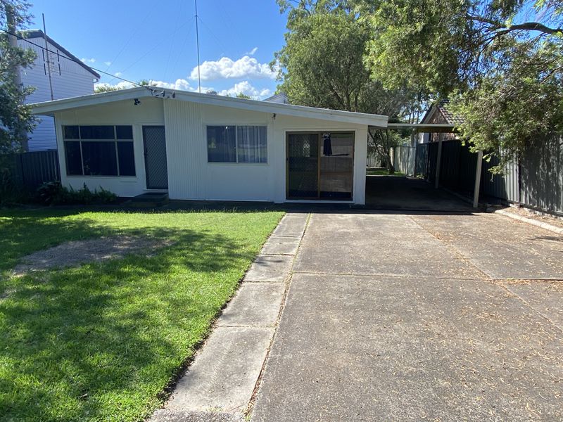 43 Lake Road, Balcolyn