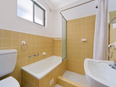 5 / 11 Wheeler Parade, Dee Why