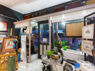 100 Railway Road, Elmore