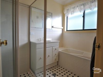17 Kingfisher Street, Dubbo