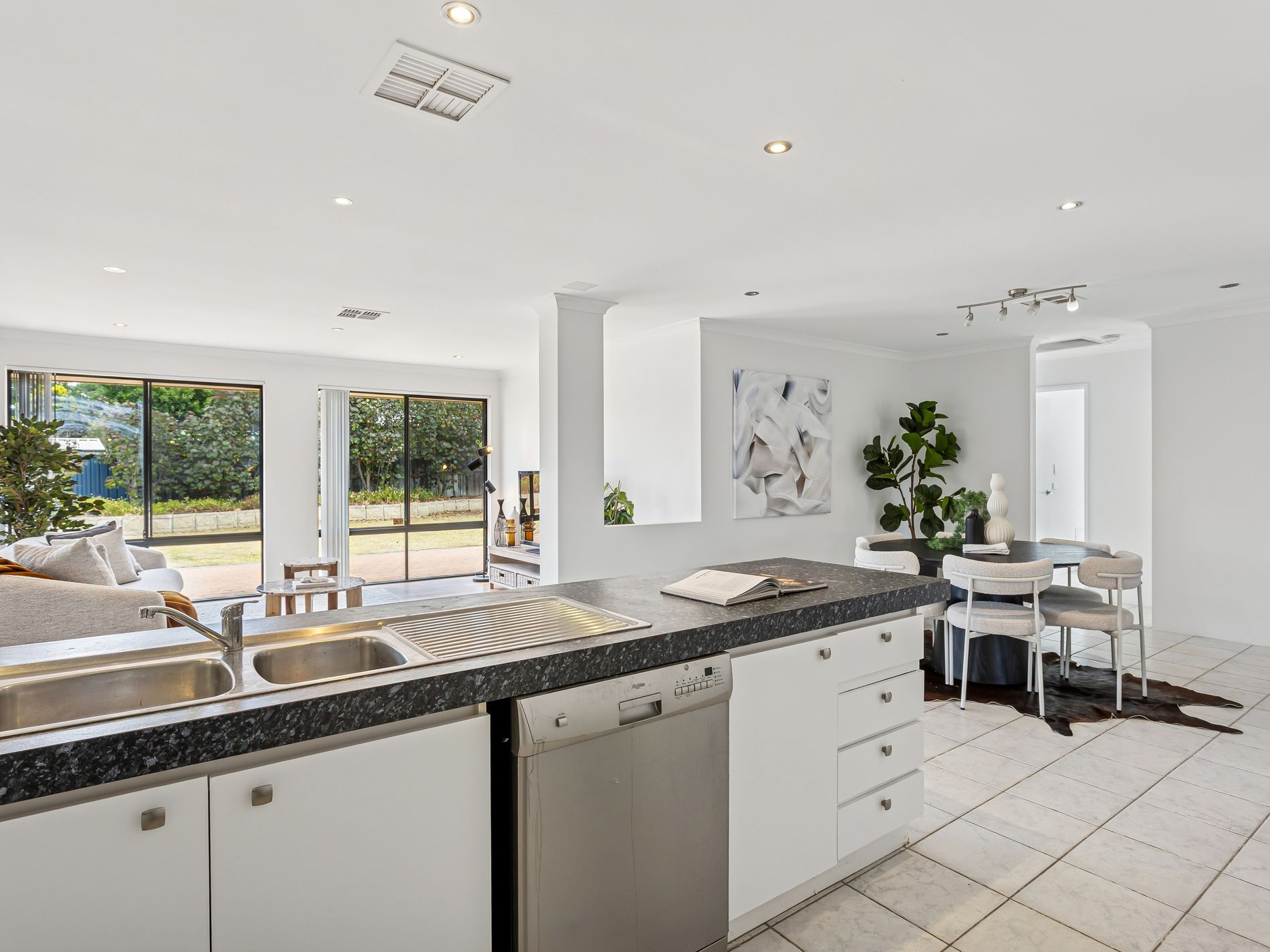 37 Star Bush Crescent, Ellenbrook