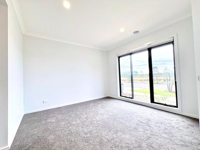 25 Dryandra Street, Manor Lakes