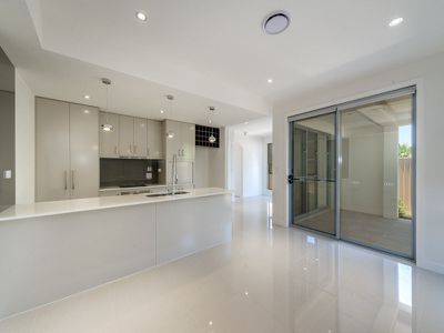 3 / 42-44 Blake Street, Southport