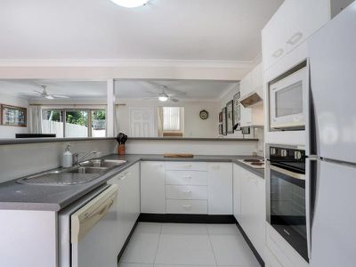 2 / 10 Bowral Street, Hawks Nest
