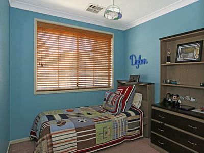 2 Novara Cres, Como