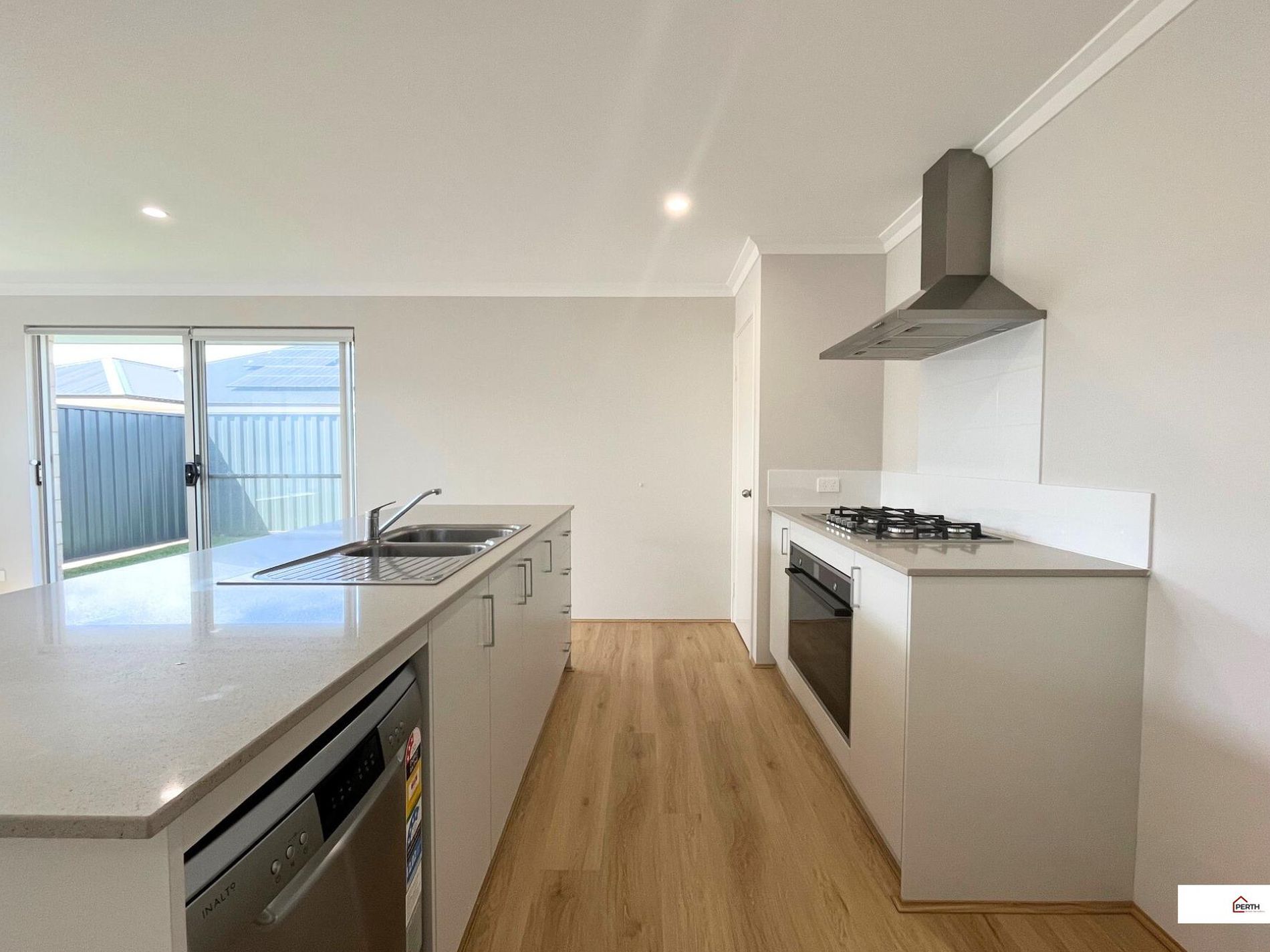 24 Kembla Way, Lakelands