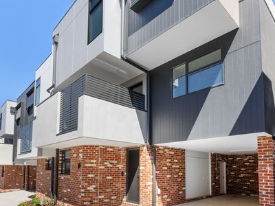 4 / 12 Irvine Crescent, Brunswick West