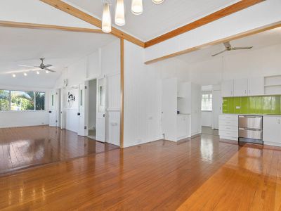1 / 120 Cypress, Torquay