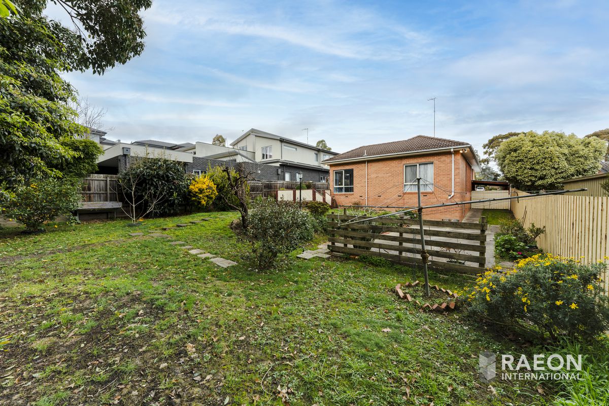 19 Thea Grove, Doncaster East