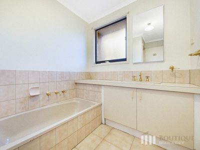 64 Bellbrook Drive, Dandenong North