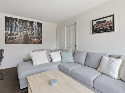 10 Reece Street, George Town