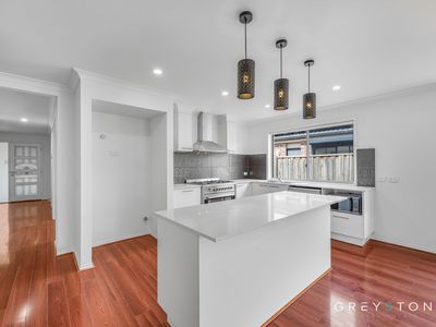 79 City Vista Court, Fraser Rise