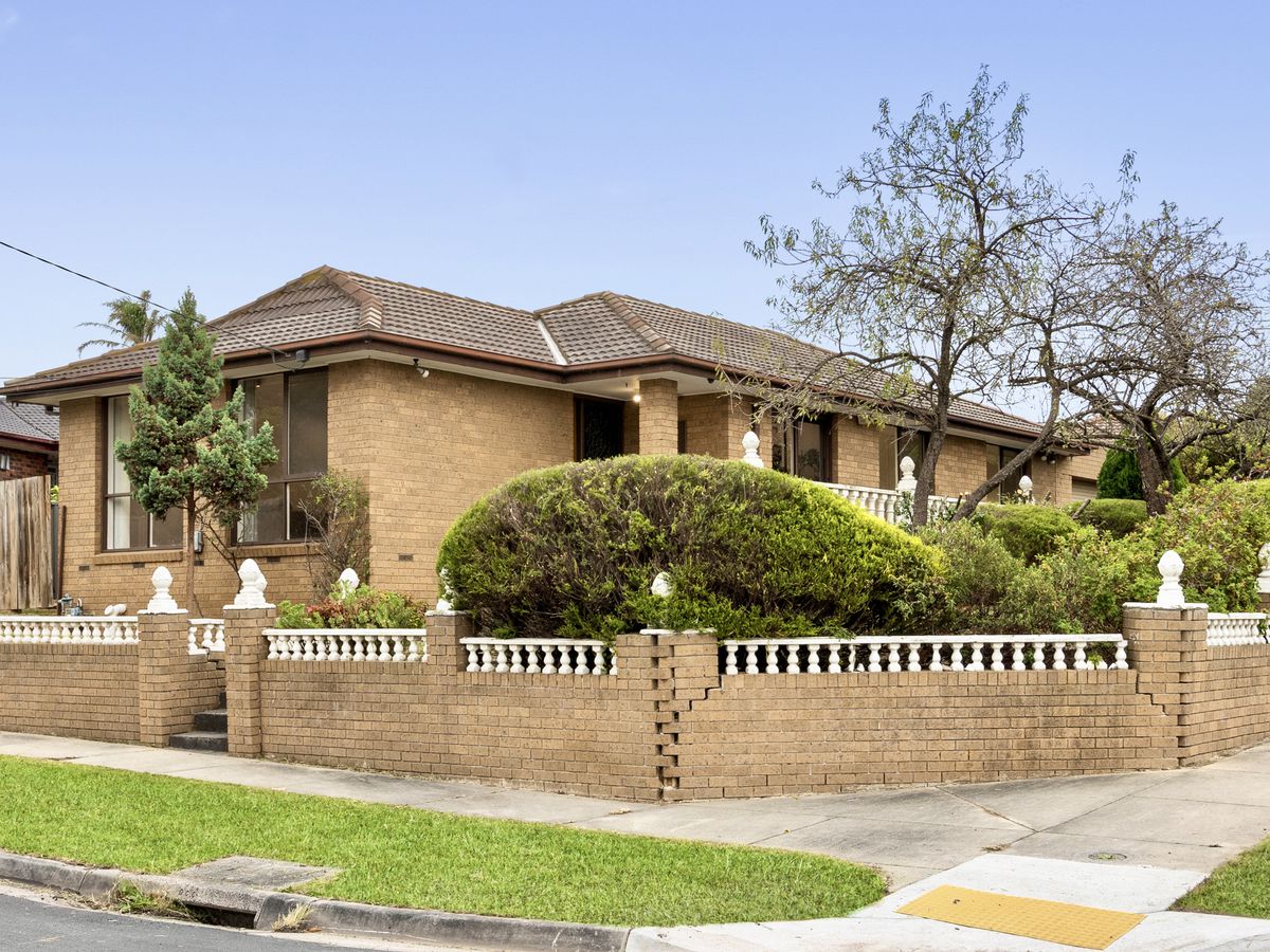 84 Loch Road, Dandenong North