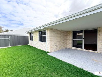 33 Camperdown Way, Lakelands