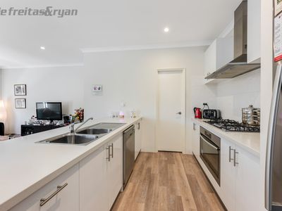 17 Monticola Gardens, Aubin Grove