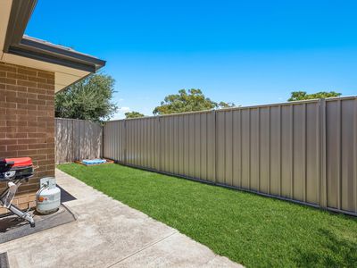 8 / 15 Windsong Court, Morphett Vale