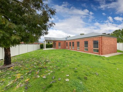 5 KELLE COURT , Wodonga