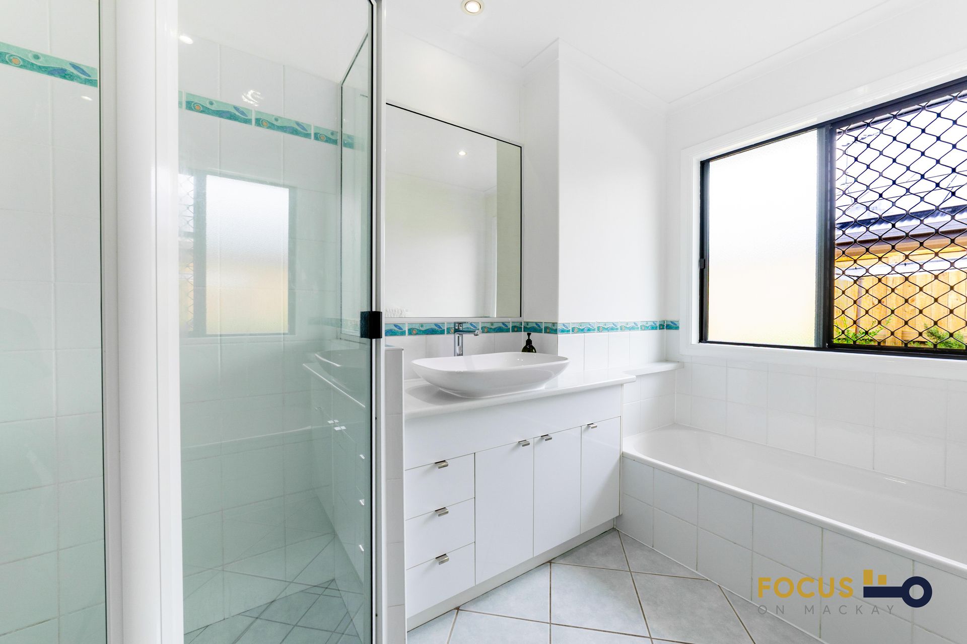 7 Kensington Court, Glenella