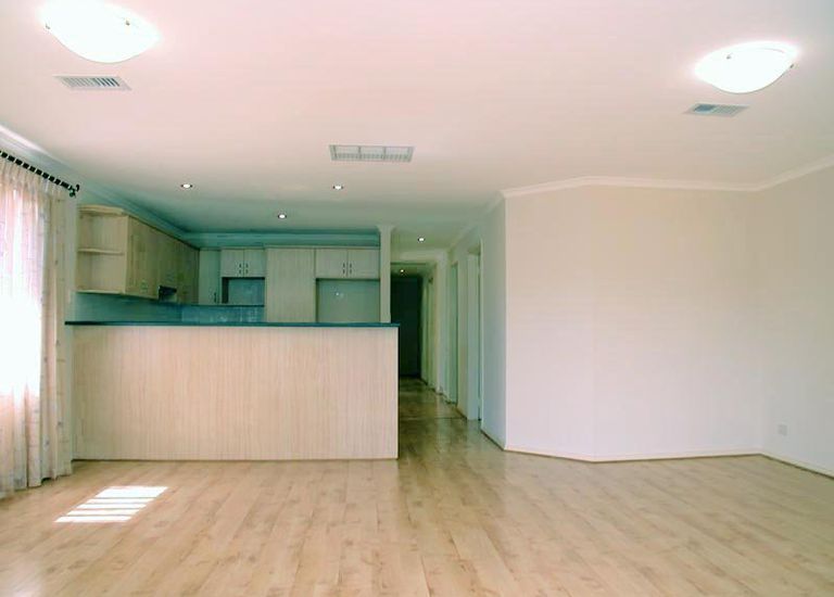 11 Eurunderee Avenue, Seacombe Gardens