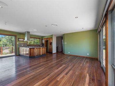 8 Weymouth Road, Lake Tabourie