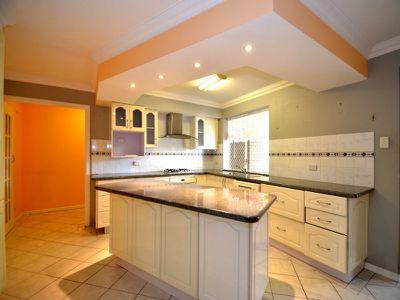 7 Bywood Way, Lynwood