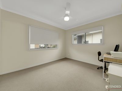 27 / 1 Collins Lane, Kin Kora