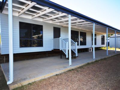 6 Robin Road, Longreach