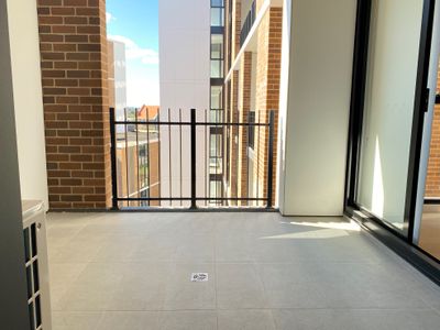 533/3 Maple Tree Road, Westmead