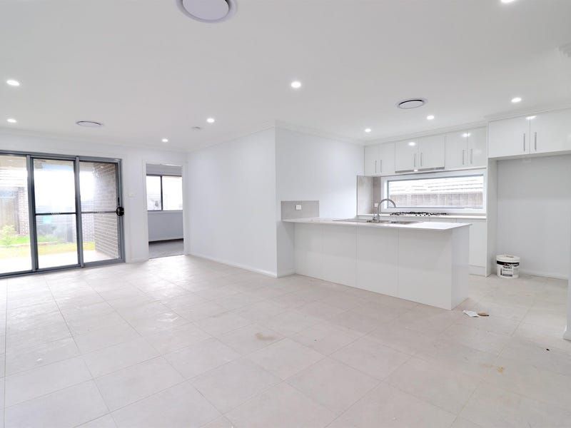 17B Cape York Street, Gregory Hills