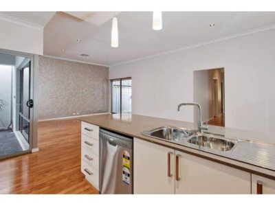 37 Bellairs Rd, Kardinya