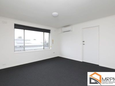 6 / 393 Barkly Street, Footscray