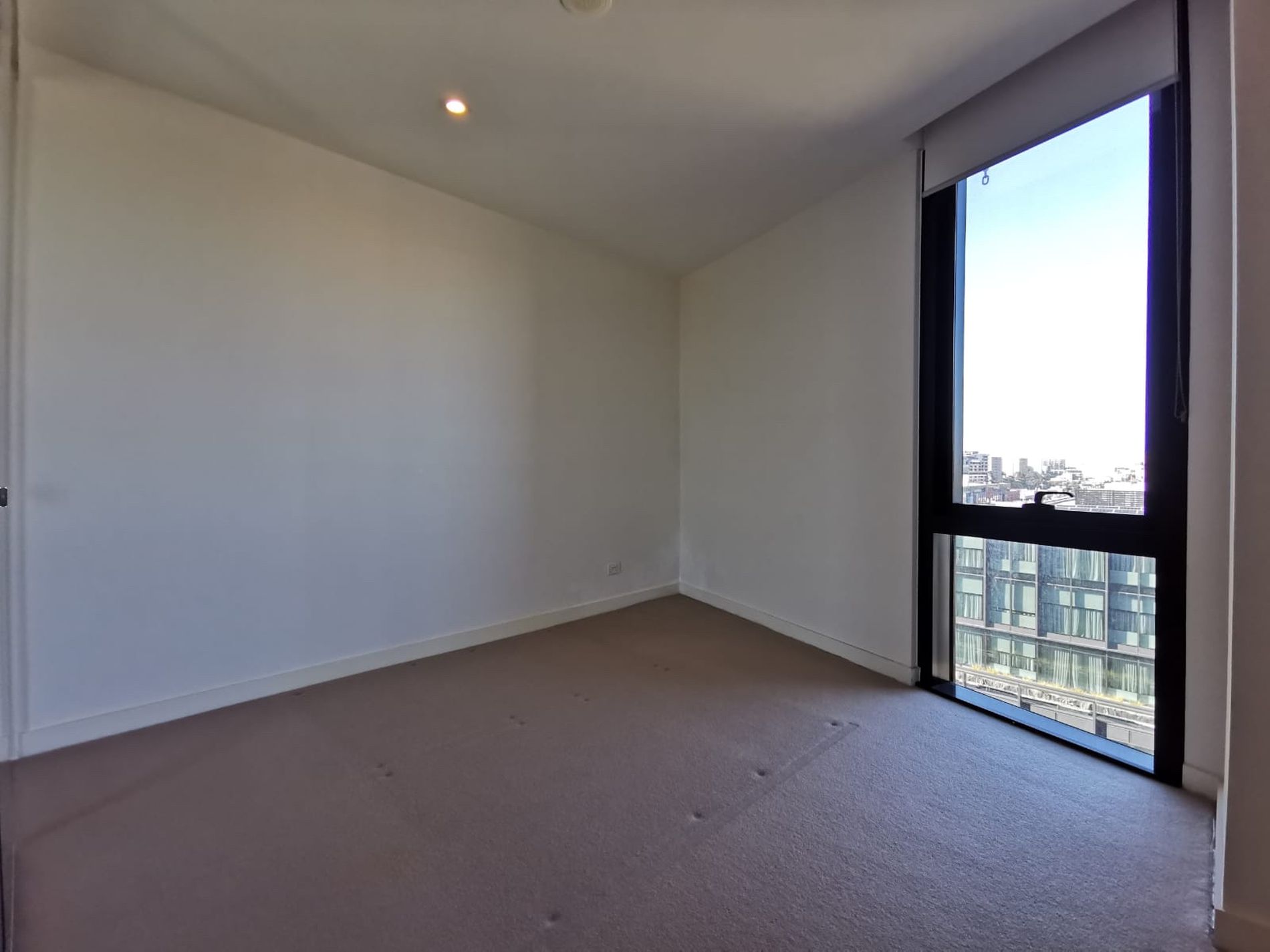 808 / 227 Toorak Road, South Yarra